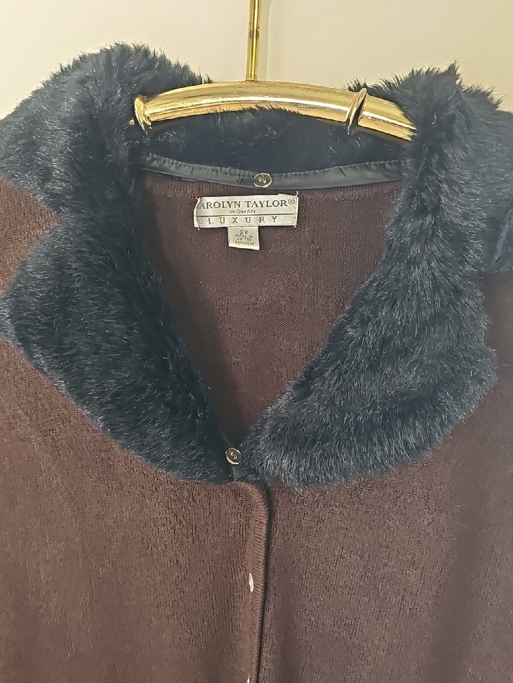 Carolyn Taylor‎ Luxury Brown Sweater with Black Faux Fur Removable Collar. 2X